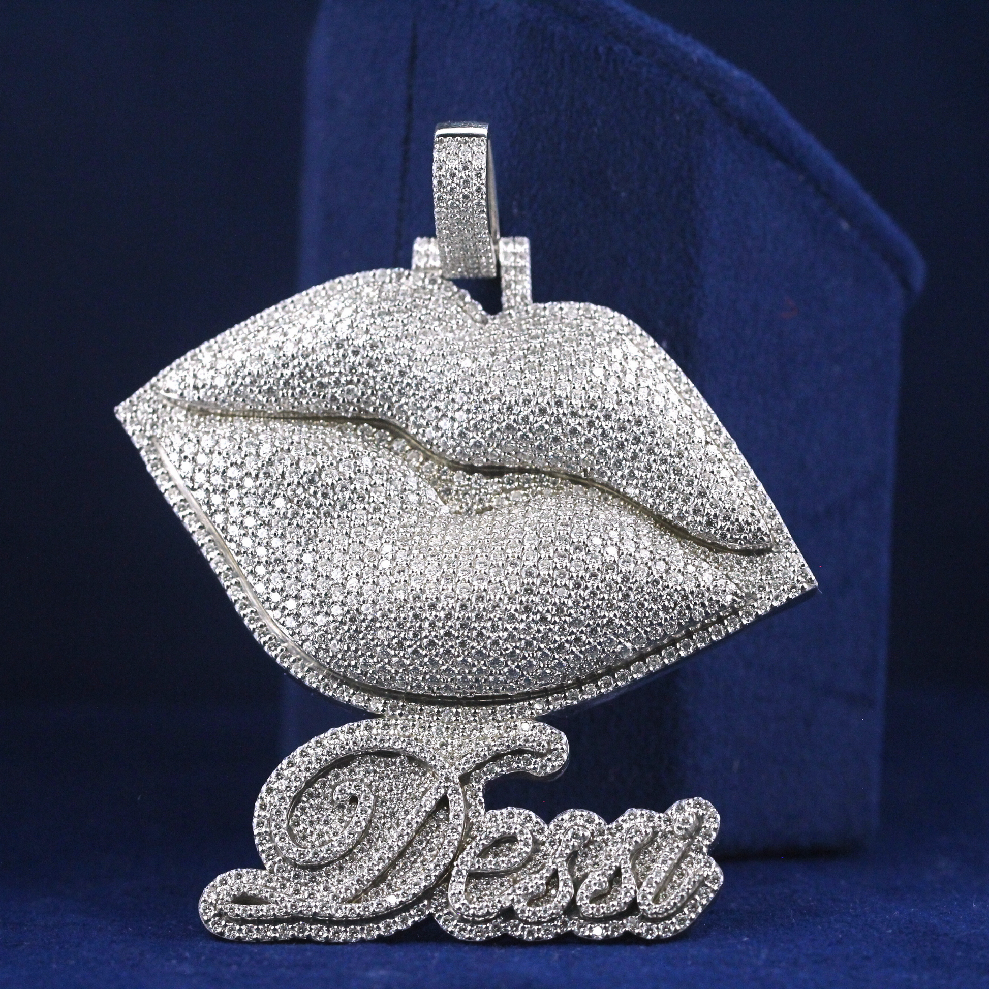 Front view of the Luxe Lips Pendant in 925 silver, encrusted with sparkling moissanite diamonds for a bold fine jewelry statement.