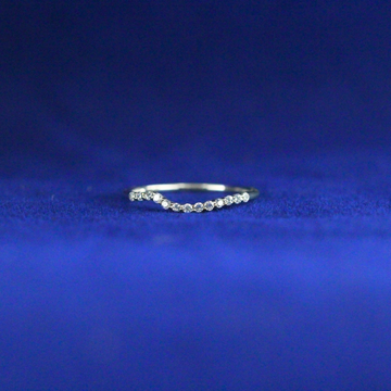 Front view of Curve Sterling Ring in 925 silver with Moissanite diamond – Fine jewelry

