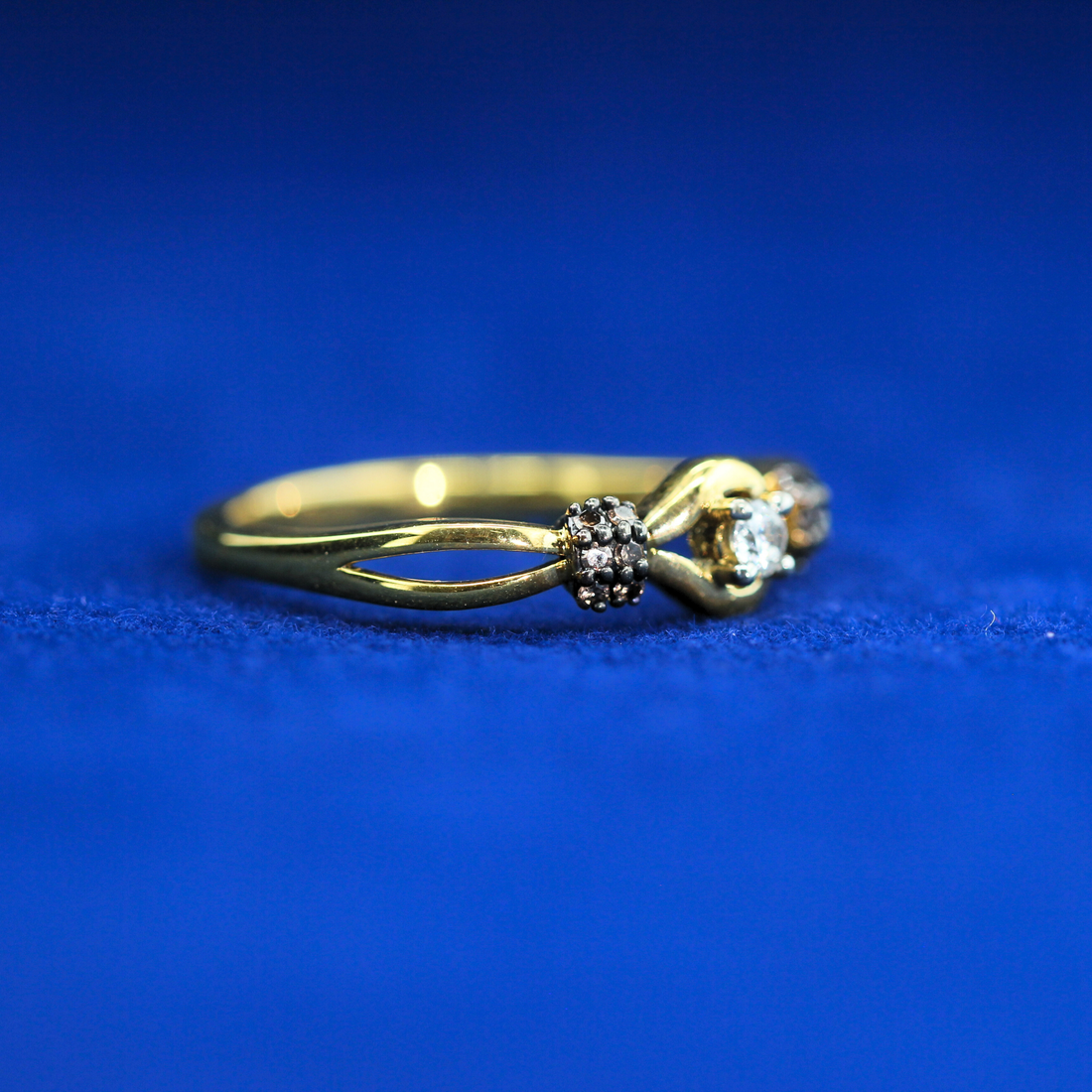 Front view of Women's Vintage Ring – Fine jewelry

vv